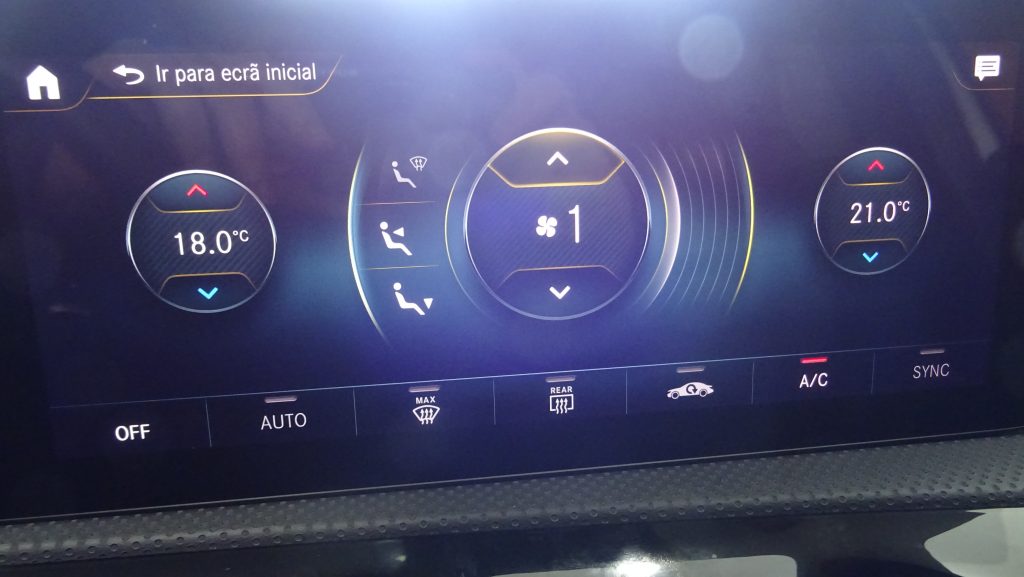 Mercedes-Benz A 180D AMG Line Aut. cheio