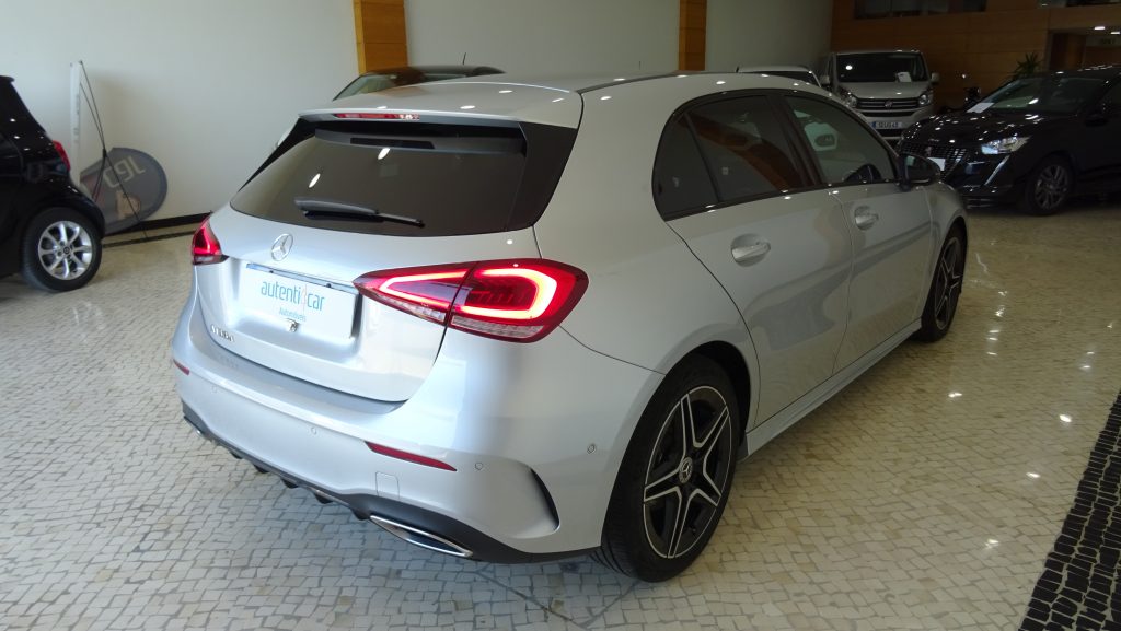 Mercedes-Benz A 180D AMG Line Aut. cheio