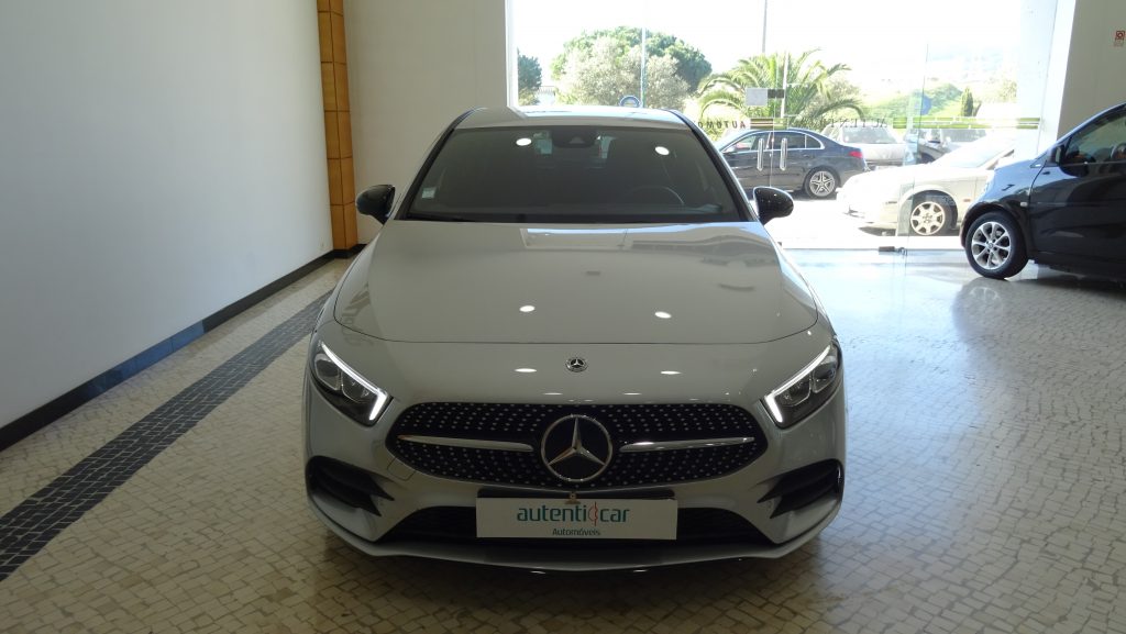 Mercedes-Benz A 180D AMG Line Aut. cheio