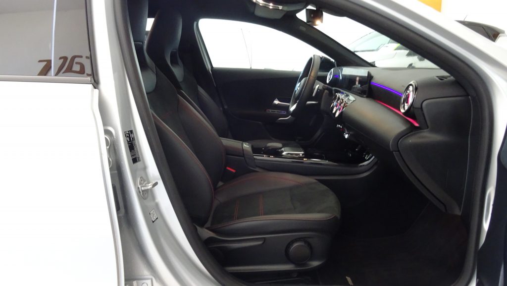 Mercedes-Benz A 180D AMG Line Aut. cheio