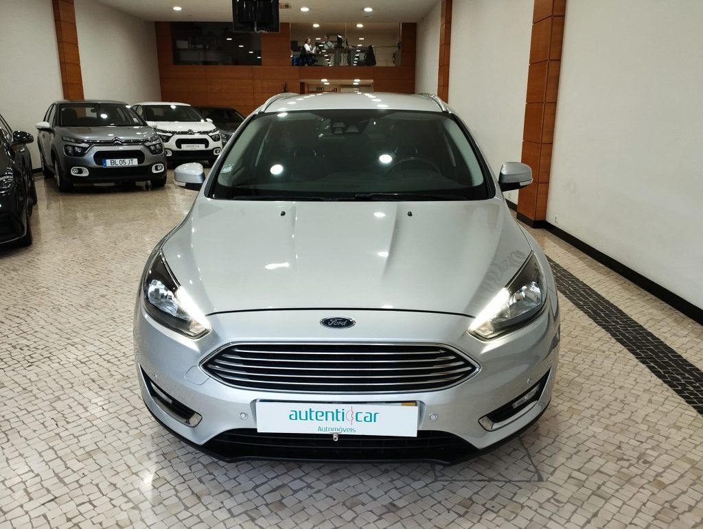 Ford Focus SW 1.5 TDCi Trend+ cheio
