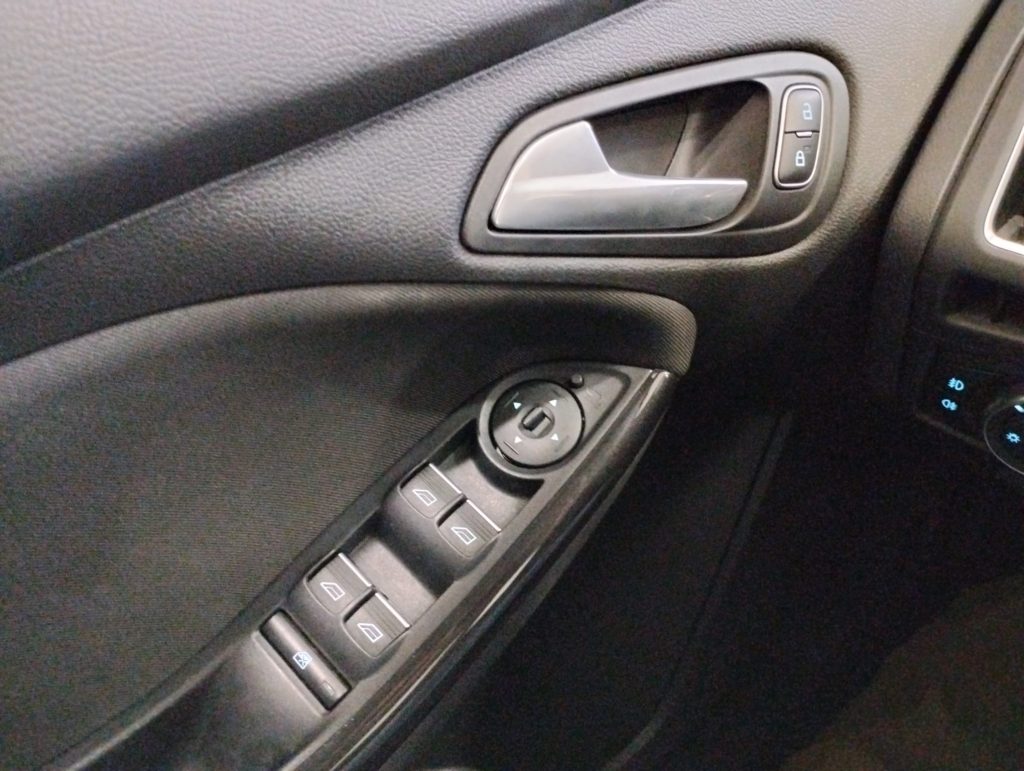 Ford Focus SW 1.5 TDCi Trend+ cheio