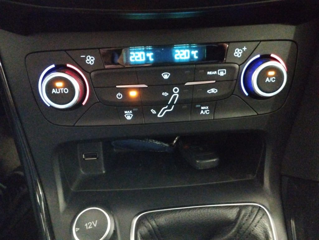 Ford Focus SW 1.5 TDCi Trend+ cheio