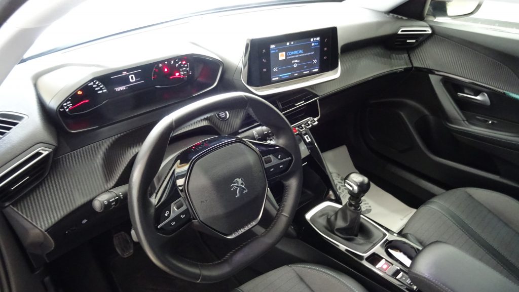 Peugeot 2008 1.5 BlueHDi Allure cheio