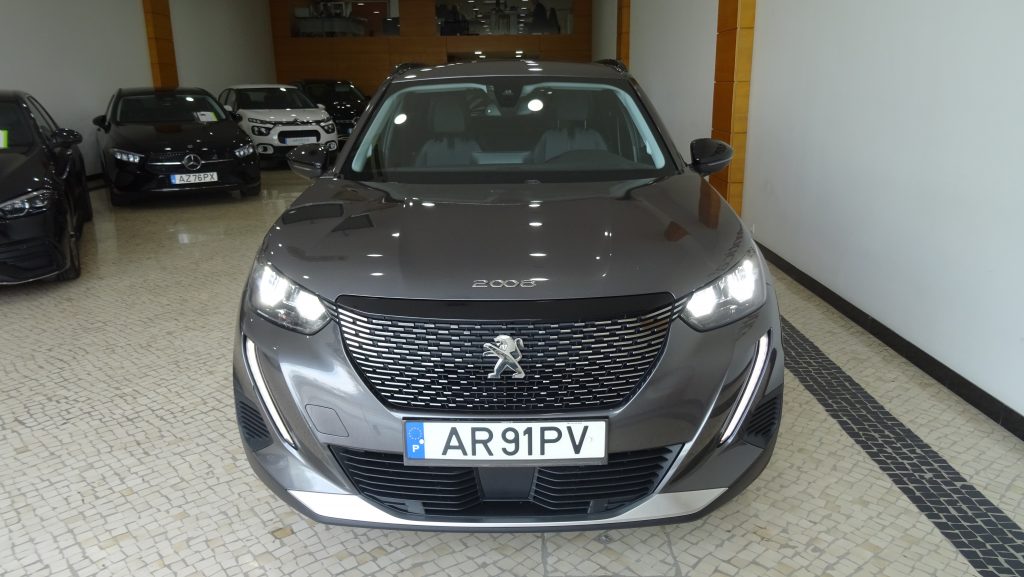 Peugeot 2008 1.5 BlueHDi Allure cheio