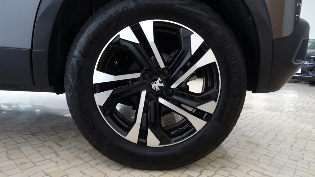 Peugeot 2008 1.5 BlueHDi Allure cheio