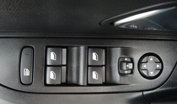 Peugeot 2008 1.5 BlueHDi Allure cheio