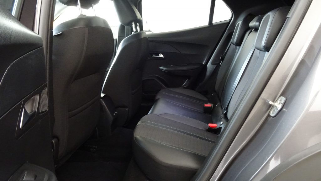 Peugeot 2008 1.5 BlueHDi Allure cheio