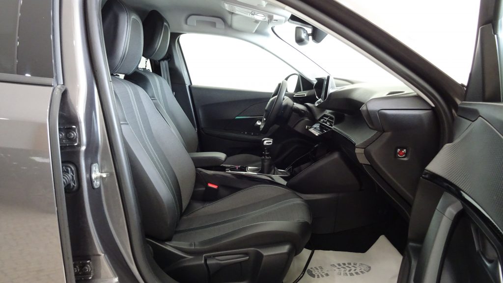 Peugeot 2008 1.5 BlueHDi Allure cheio