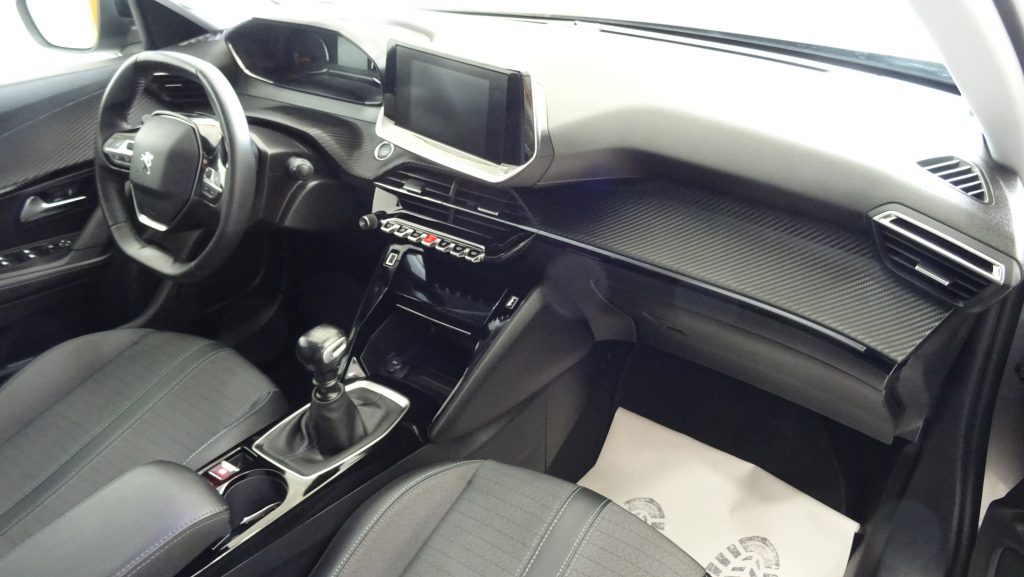 Peugeot 2008 1.5 BlueHDi Allure cheio