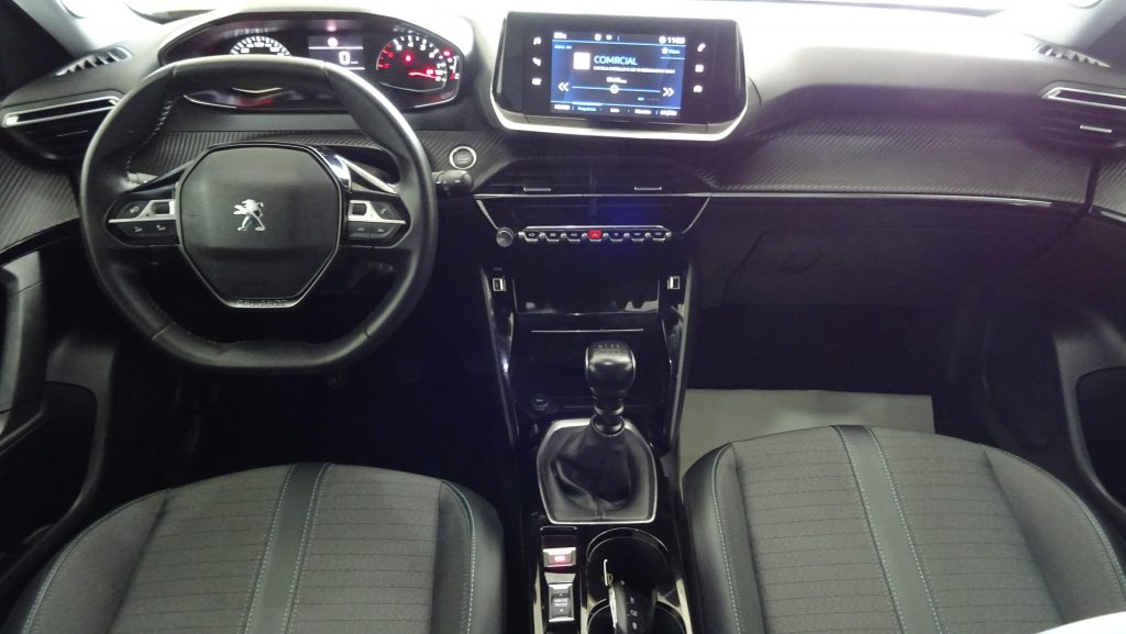 Peugeot 2008 1.5 BlueHDi Allure cheio