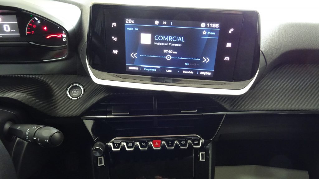 Peugeot 2008 1.5 BlueHDi Allure cheio