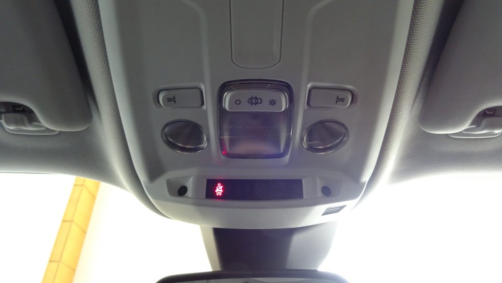 Peugeot 2008 1.5 BlueHDi Allure cheio