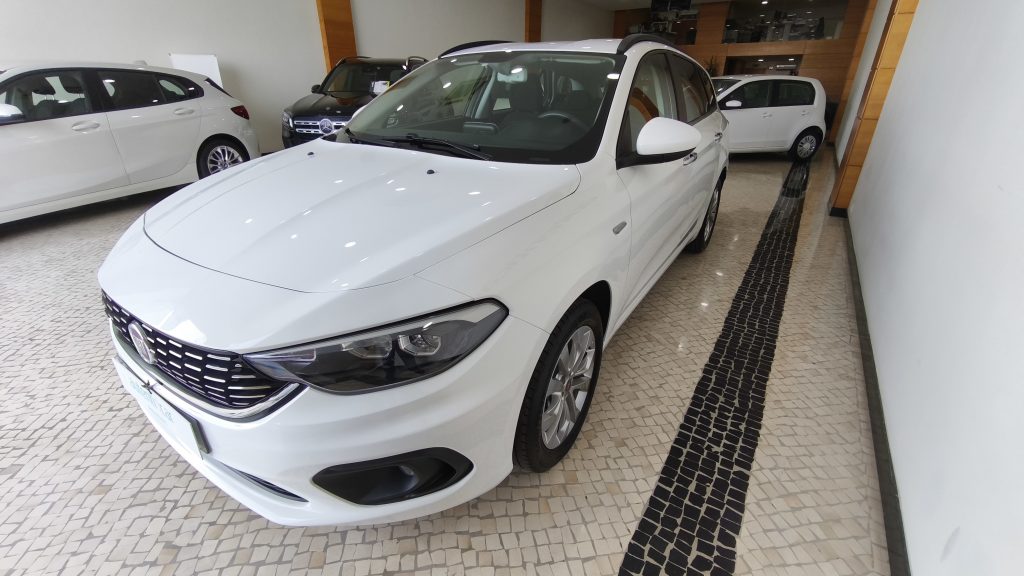 Fiat Tipo Station Wagon 1.3 M-Jet Lounge cheio