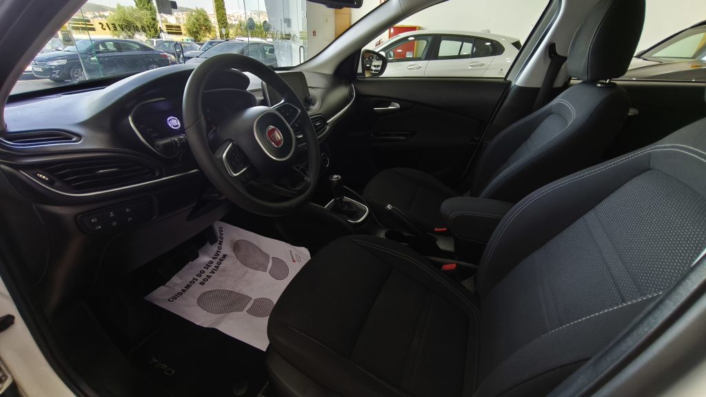 Fiat Tipo Station Wagon 1.3 M-Jet Lounge cheio