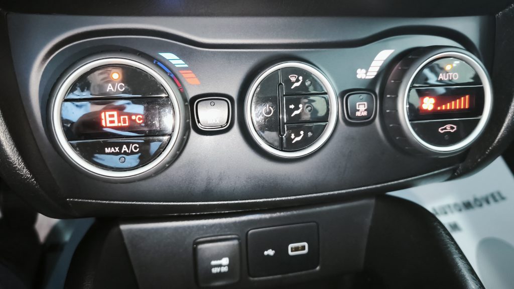 Fiat Tipo Station Wagon 1.3 M-Jet Lounge cheio