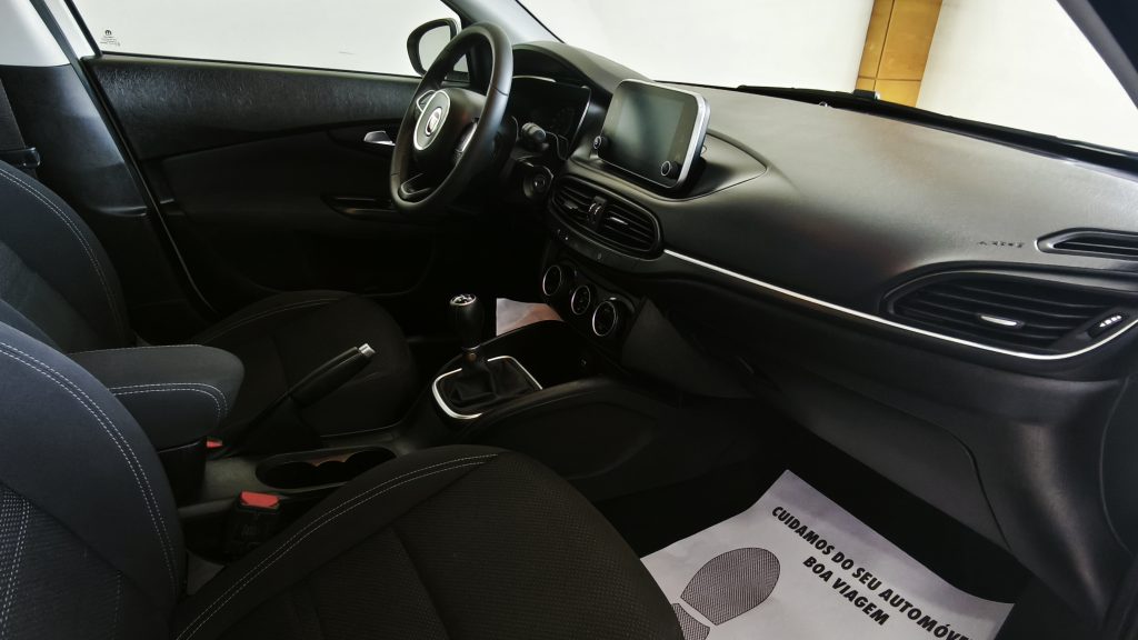 Fiat Tipo Station Wagon 1.3 M-Jet Lounge cheio