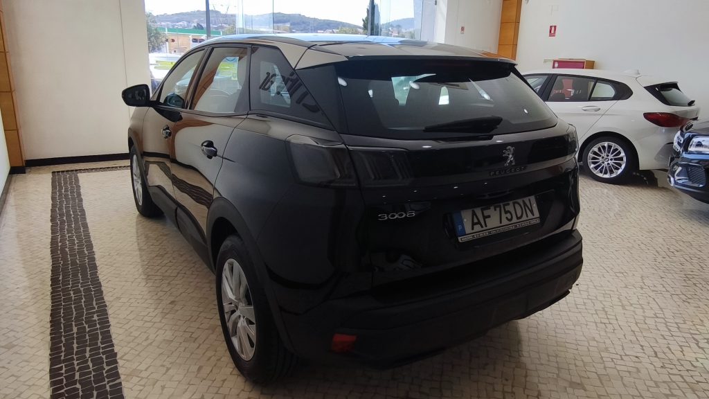 Peugeot 3008 1.5 BlueHDi active cheio