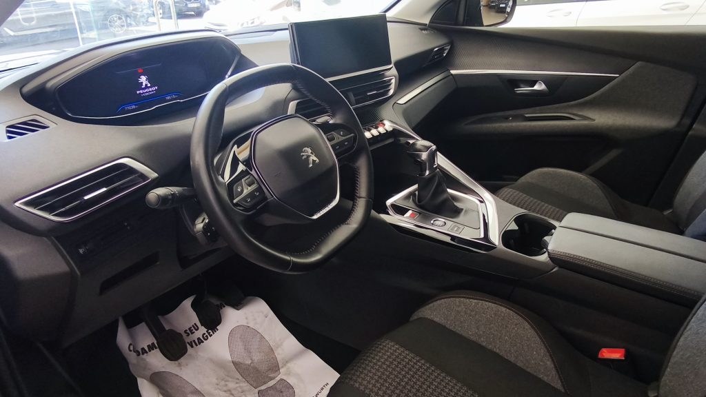 Peugeot 3008 1.5 BlueHDi active cheio