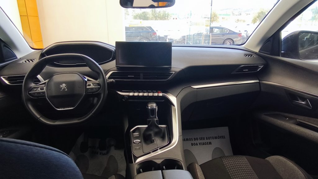 Peugeot 3008 1.5 BlueHDi active cheio