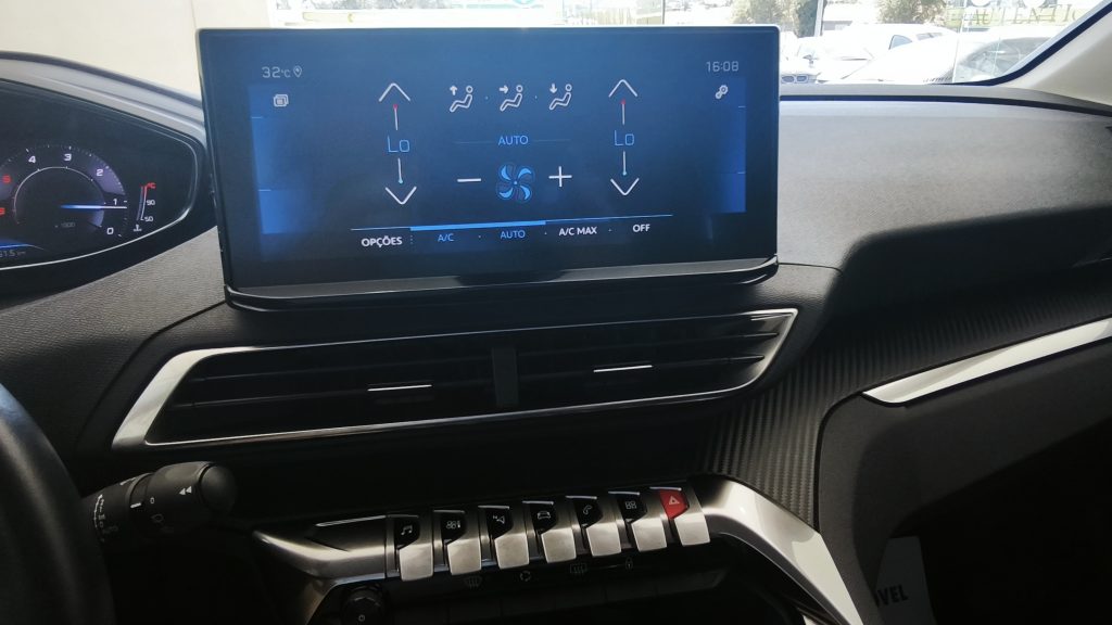 Peugeot 3008 1.5 BlueHDi active cheio