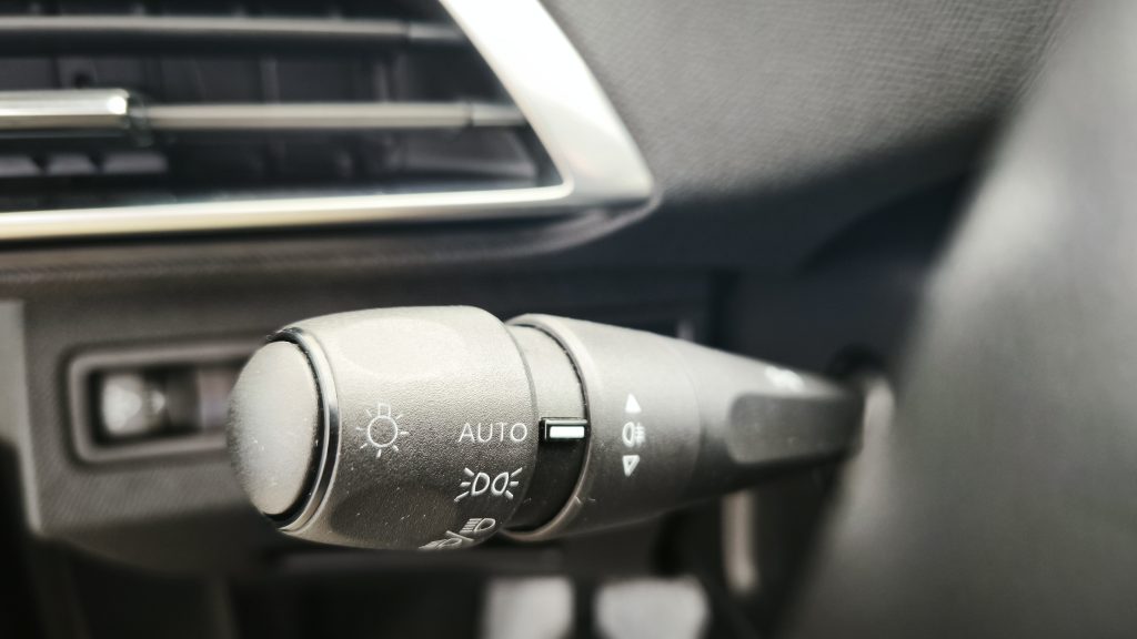 Peugeot 3008 1.5 BlueHDi active cheio