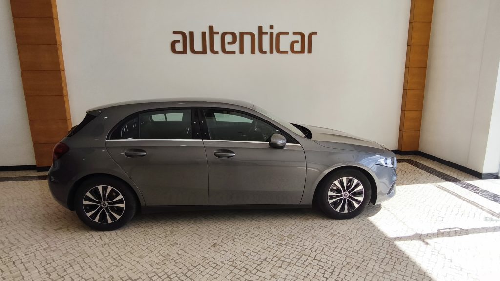 Mercedes Benz A200 Mild-Hybrid Sport Aut. cheio