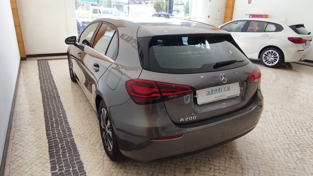 Mercedes Benz A200 Mild-Hybrid Sport Aut. cheio