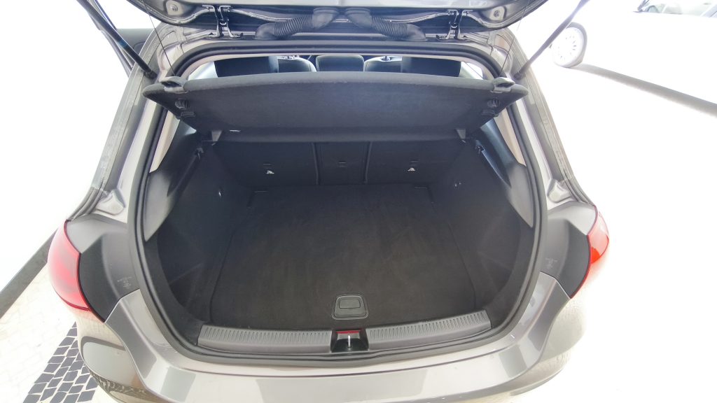 Mercedes Benz A200 Mild-Hybrid Sport Aut. cheio