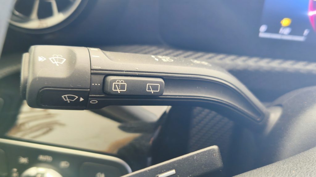 Mercedes Benz A200 Mild-Hybrid Sport Aut. cheio