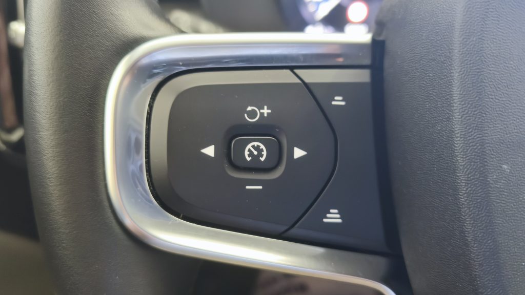 VOLVO XC 40 T5 Plug-in Hybrid cheio