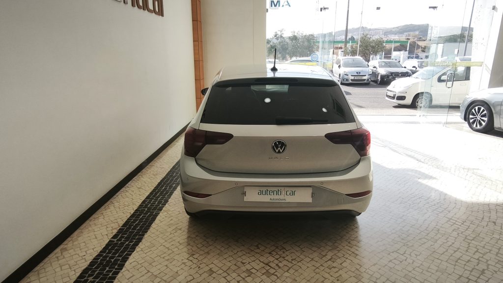 Volkswagen Polo 1.0 TSI Life cheio