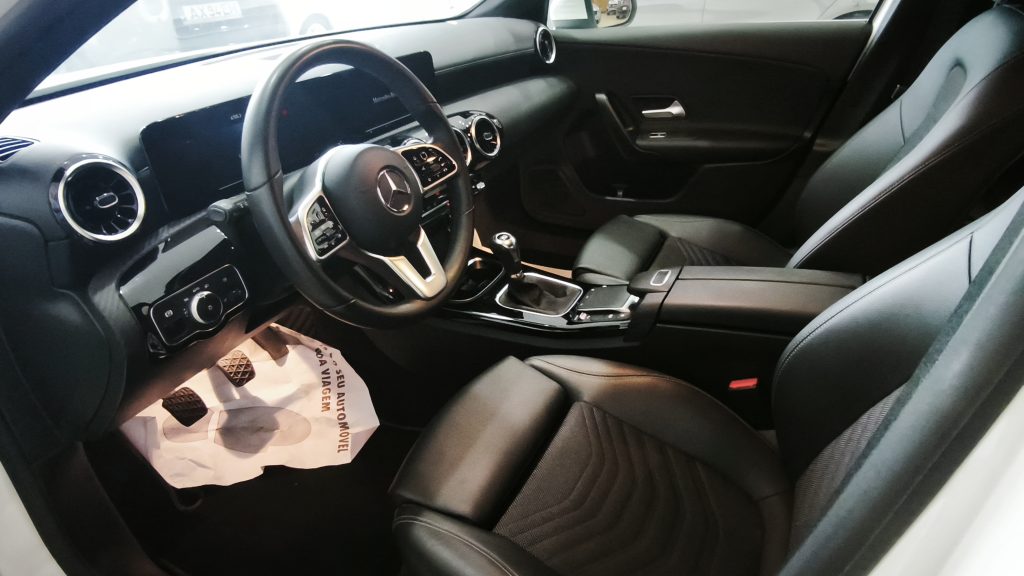 Mercedes Benz A 180 d Progressive cheio