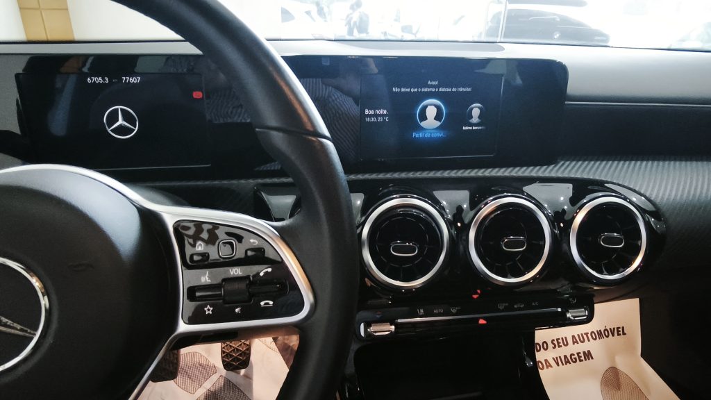 Mercedes Benz A 180 d Progressive cheio