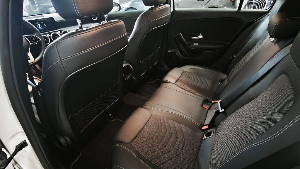 Mercedes Benz A 180 d Progressive cheio