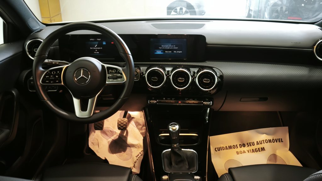 Mercedes Benz A 180 d Progressive cheio