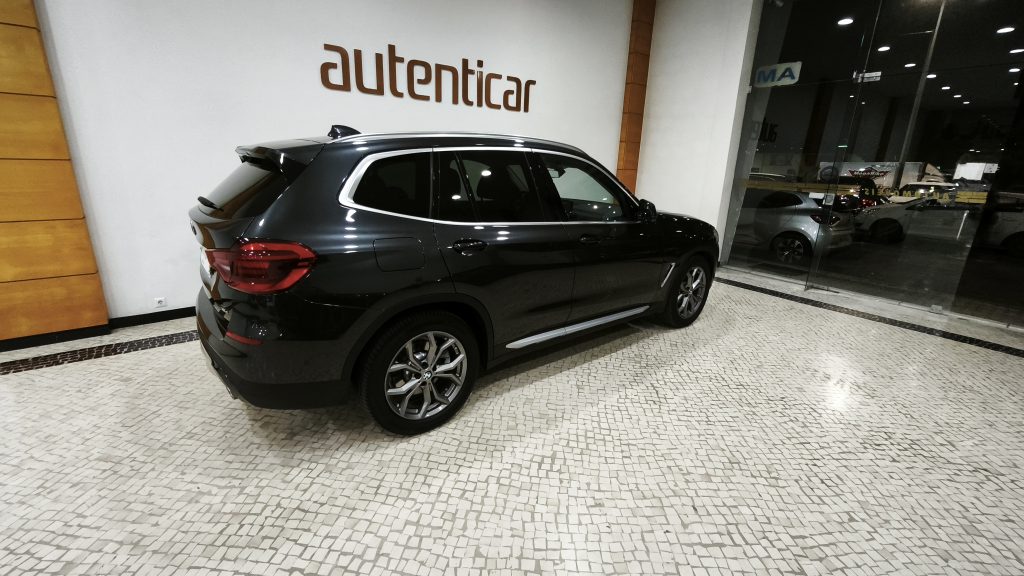 BMW X3 sDrive Auto cheio