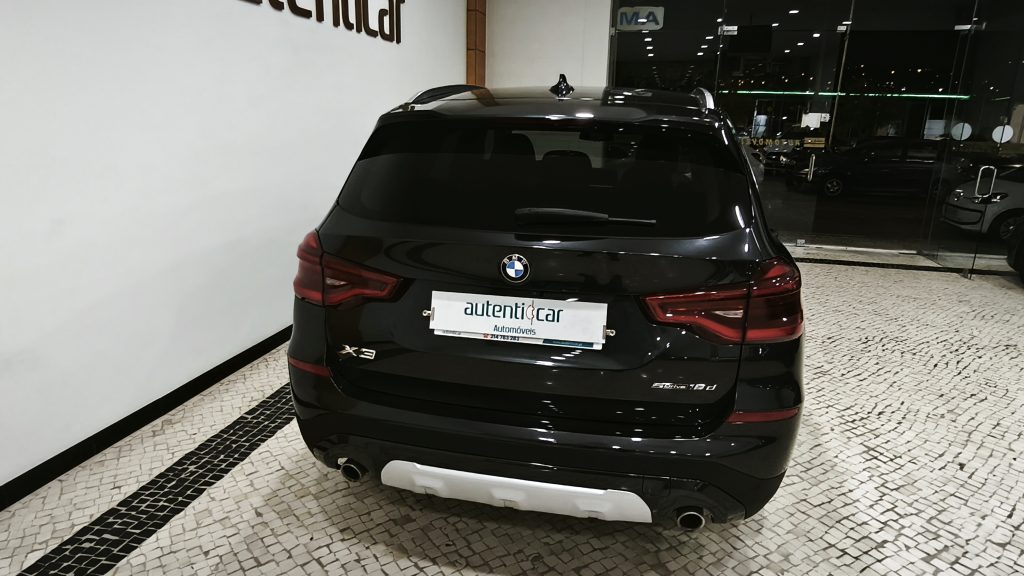 BMW X3 sDrive Auto cheio