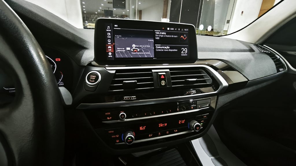 BMW X3 sDrive Auto cheio