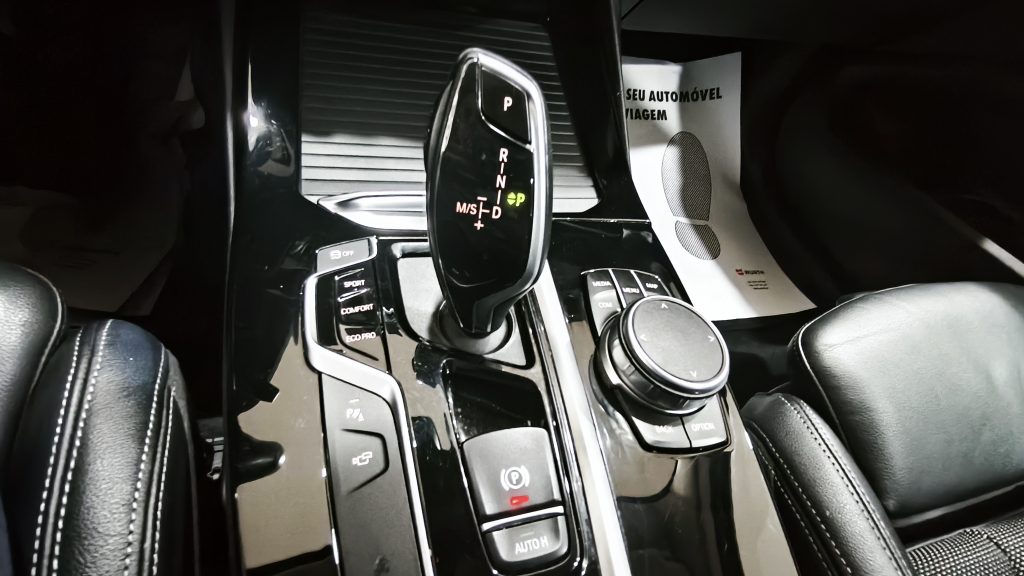 BMW X3 sDrive Auto cheio