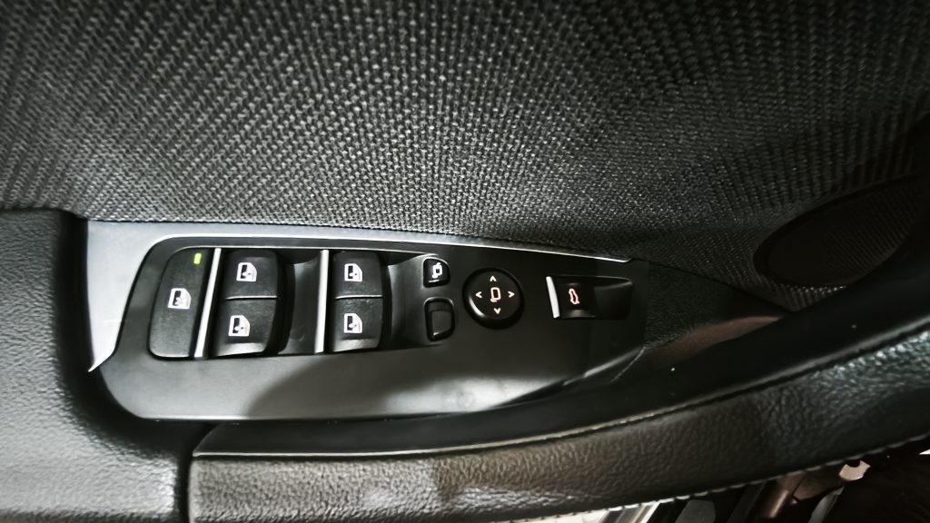 BMW X3 sDrive Auto cheio