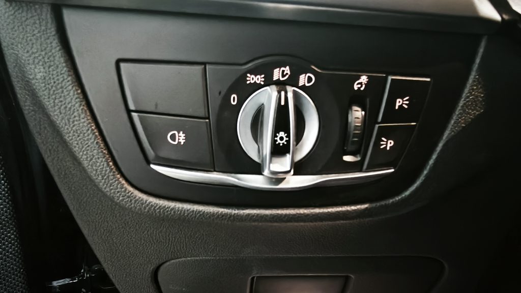 BMW X3 sDrive Auto cheio