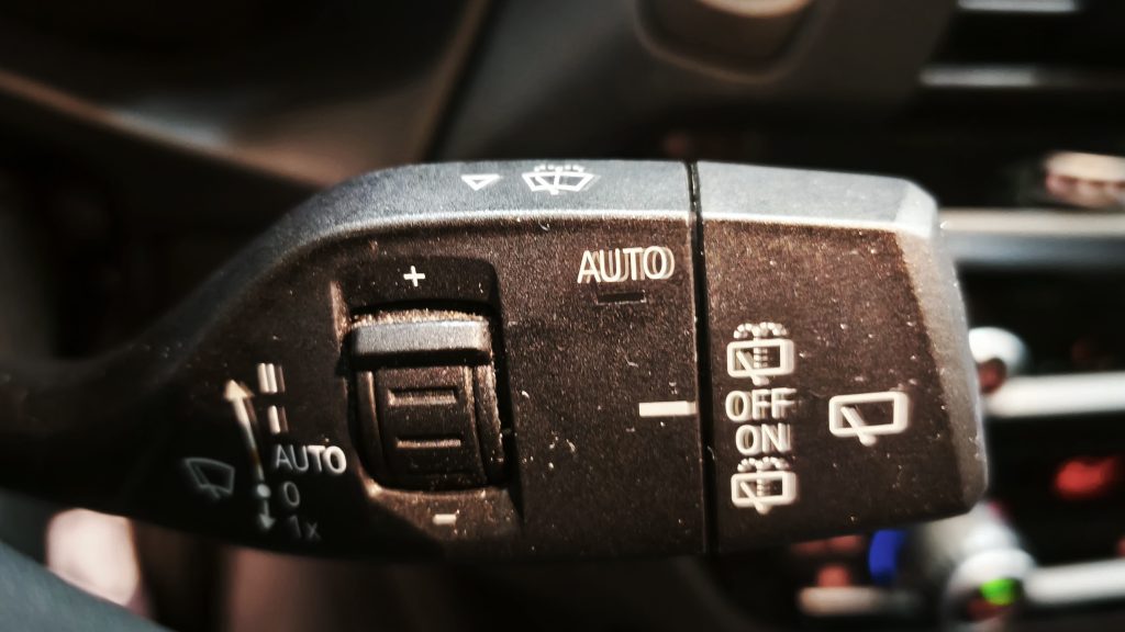 BMW X3 sDrive Auto cheio