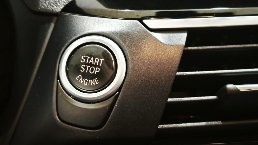 BMW X3 sDrive Auto cheio