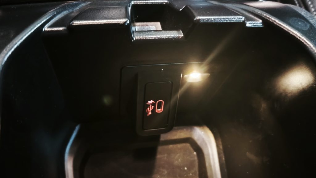 BMW X3 sDrive Auto cheio