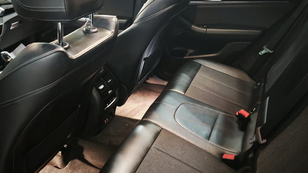 BMW X3 sDrive Auto cheio