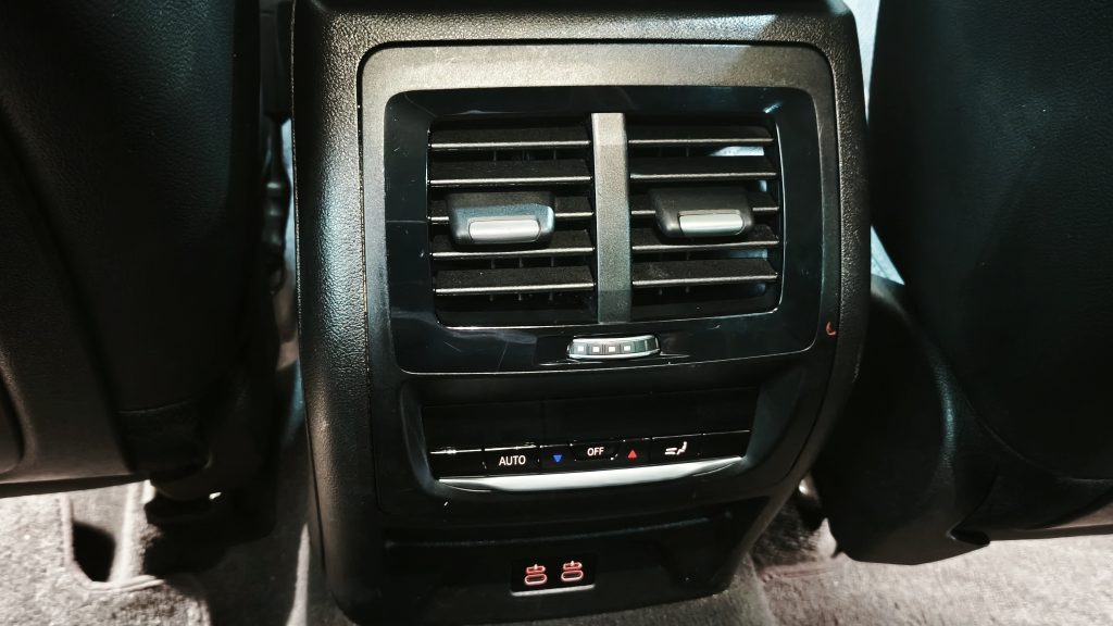 BMW X3 sDrive Auto cheio