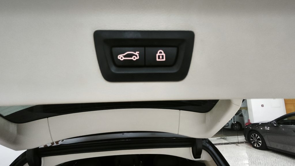 BMW X3 sDrive Auto cheio