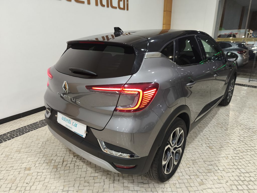Renault Captur 1.0 TCe Techno cheio