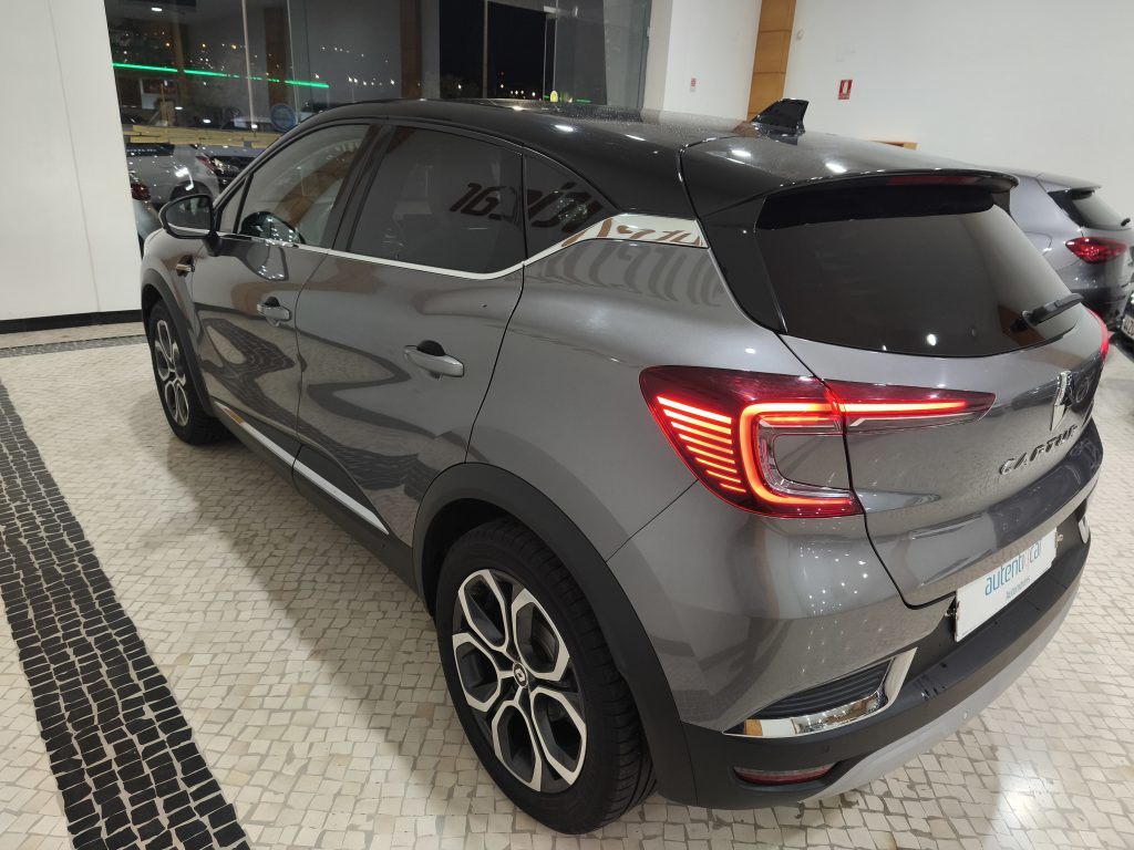 Renault Captur 1.0 TCe Techno cheio